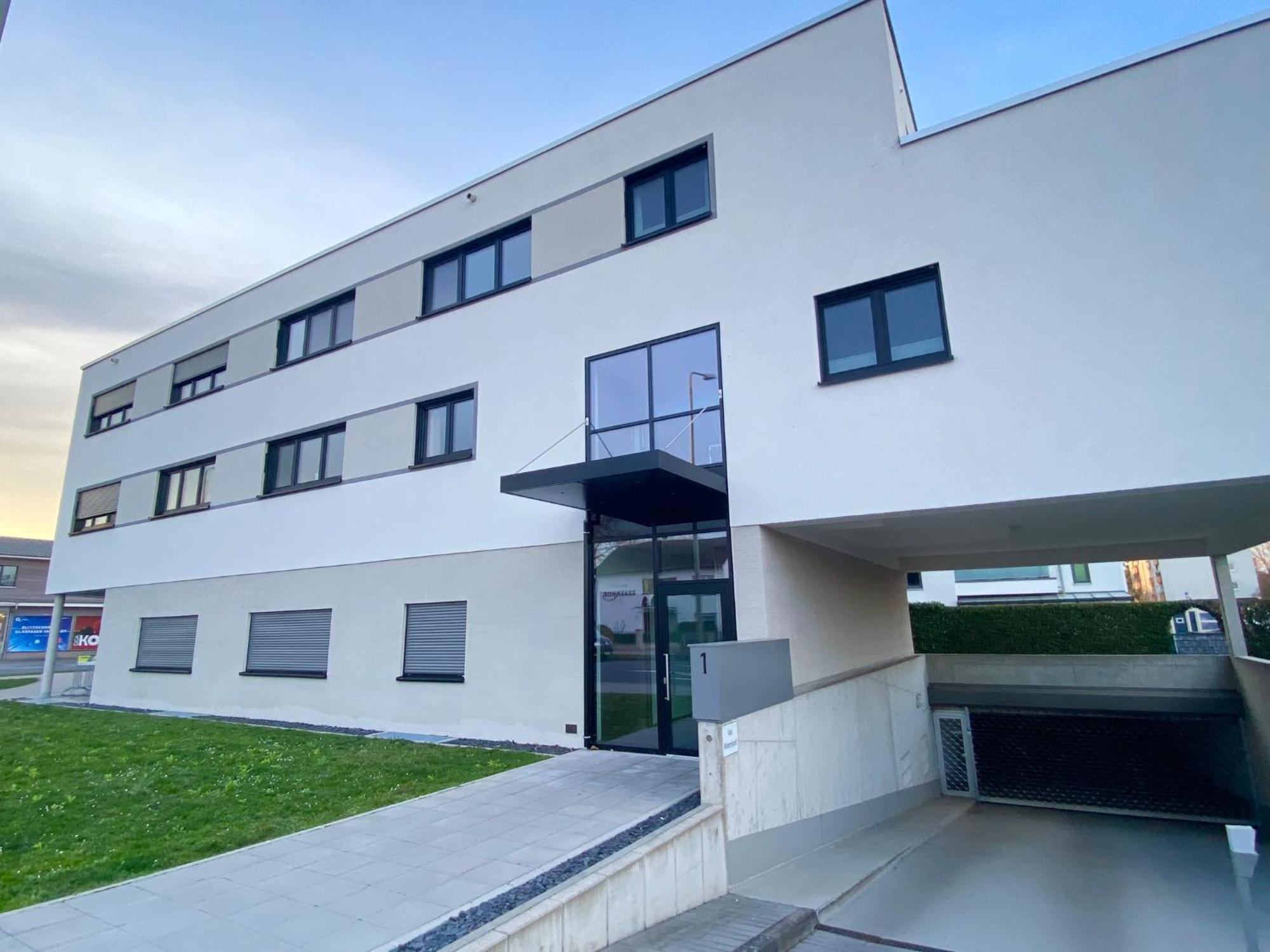 Exklusive 3-Zimmer Luxus-Maisonette In Hochheim - Naehe Frankfurt Flughafen, Wiesbaden Und Mainz Гохгайм-ам-Майн Екстер'єр фото