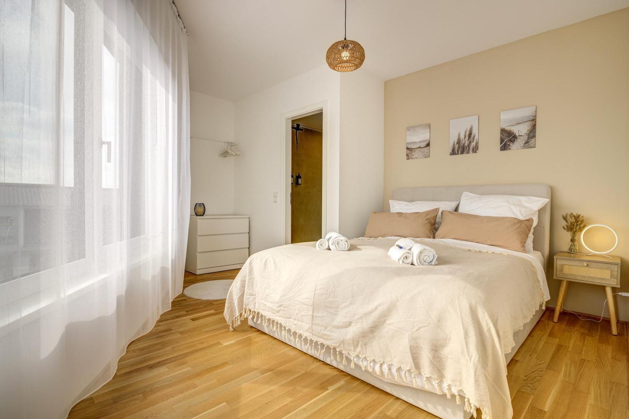 Exklusive 3-Zimmer Luxus-Maisonette In Hochheim - Naehe Frankfurt Flughafen, Wiesbaden Und Mainz Гохгайм-ам-Майн Екстер'єр фото